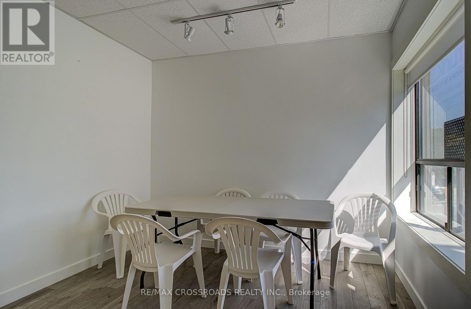 2nd Floor - 2017 Danforth Avenue, Toronto, Ontario  M4C 1J7 - Photo 25 - E13651678
