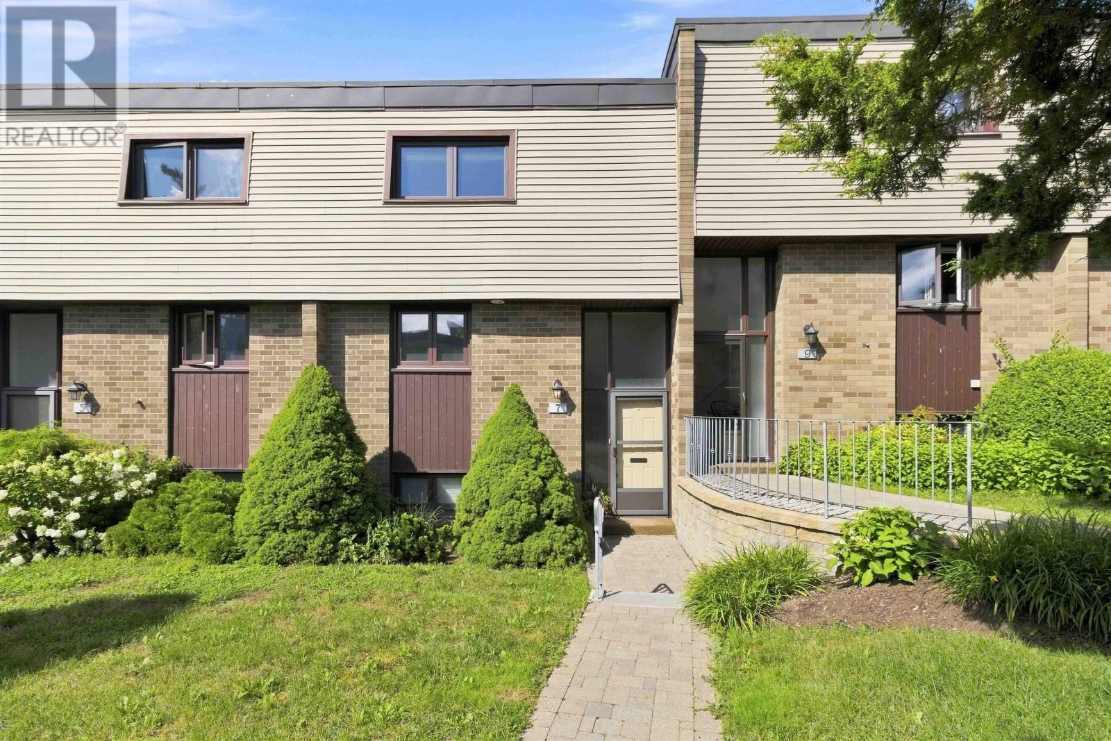 7 Forestside Crescent, Halifax, Nova Scotia B3M 1M5 - Photo 1 - 202619605