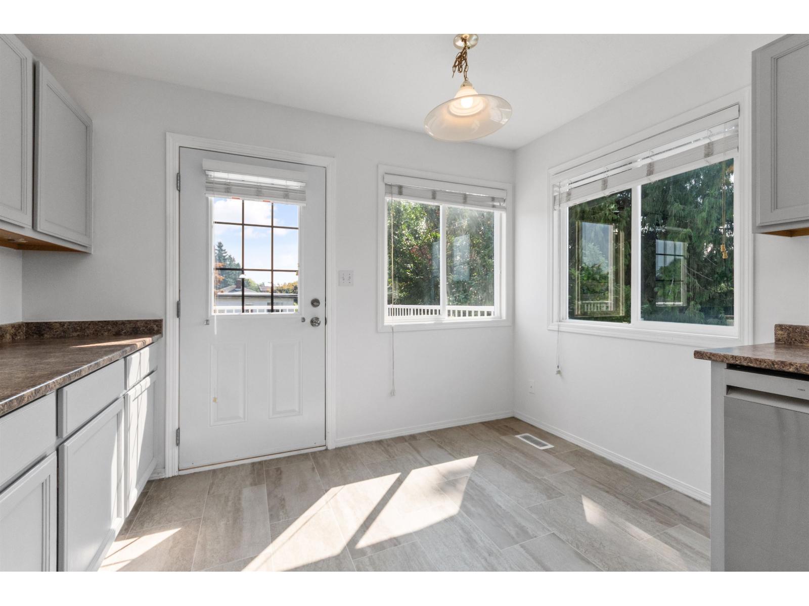 45665 Fernway Avenue, Chilliwack Proper West, Chilliwack, British Columbia  V2P 3B2 - Photo 8 - R3153758