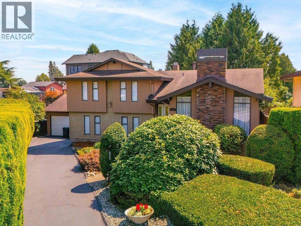1390 Eastlawn Drive, Burnaby, British Columbia  V5B 3H2 - Photo 2 - R3135907