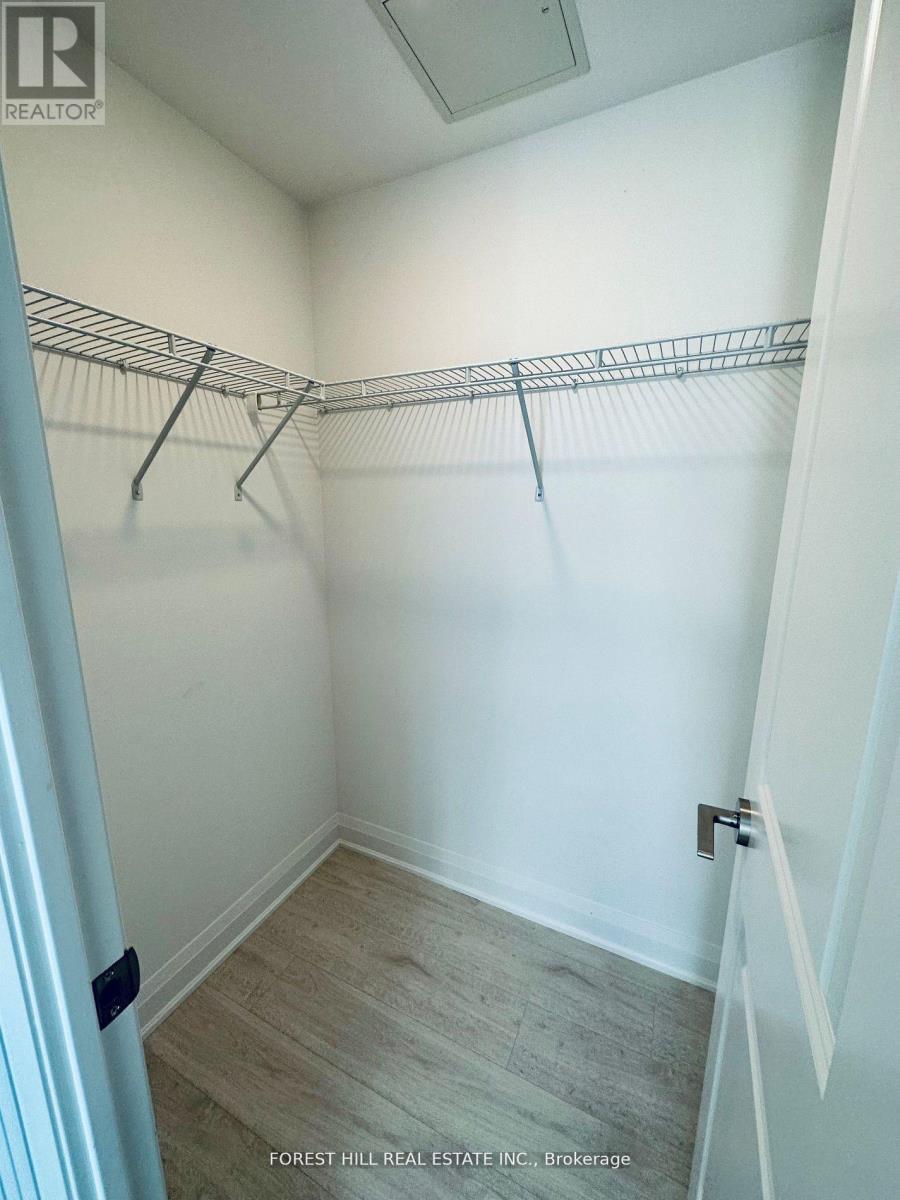 1002 - 10 GATINEAU DRIVE