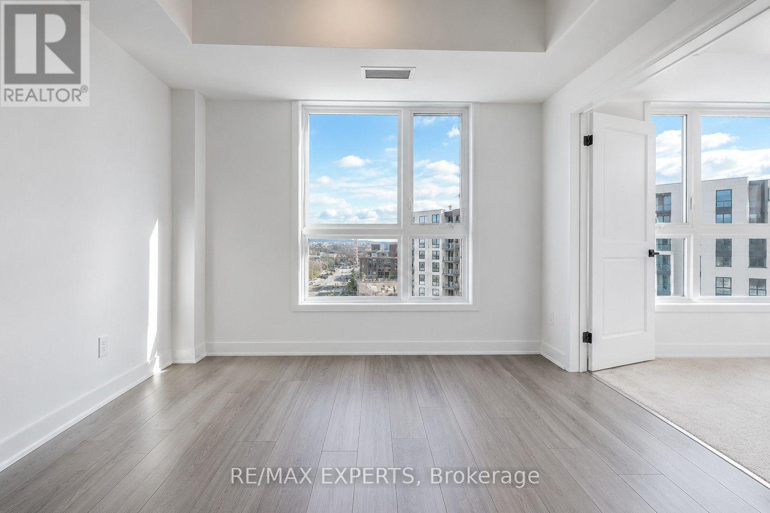 #301 - 6 Spice Way, Barrie, Ontario  L9J 0J9 - Photo 2 - S13651564