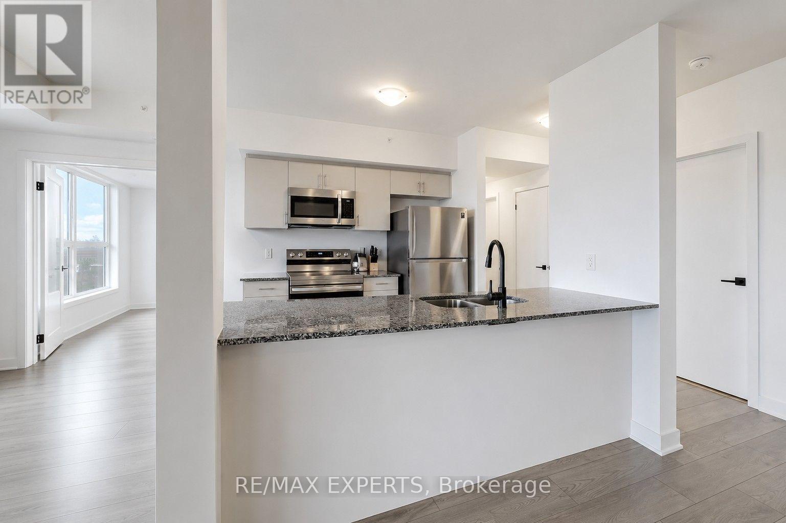#301 - 6 Spice Way, Barrie, Ontario  L9J 0J9 - Photo 3 - S13651564