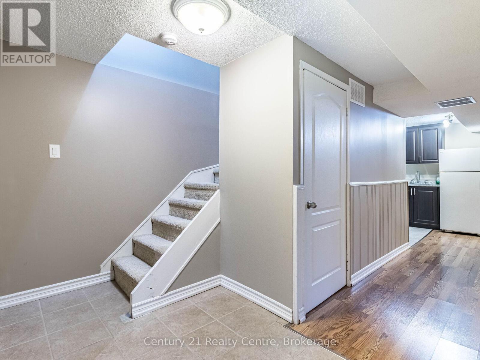 Basement - 34 Niagara Place, Brampton, Ontario L6S 4Y9 - Photo 3 - W13651514