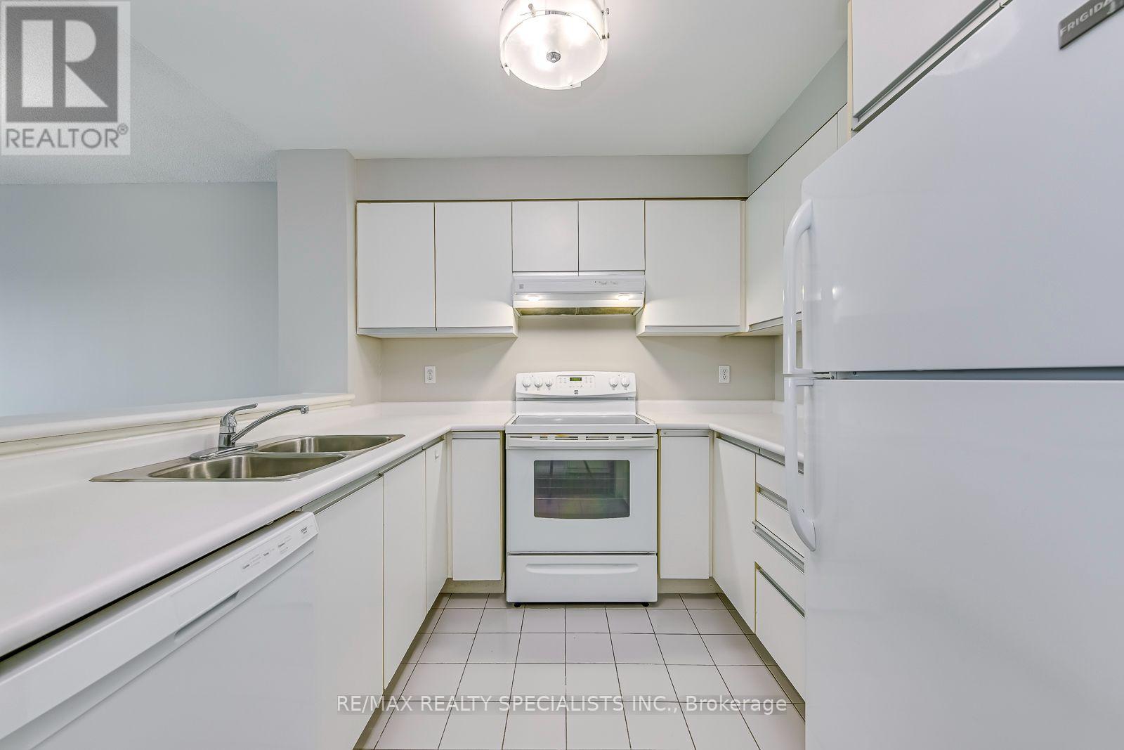 1605 - 2177 Burnhamthorpe Road W, Mississauga, Ontario  L5L 5P9 - Photo 10 - W13651518