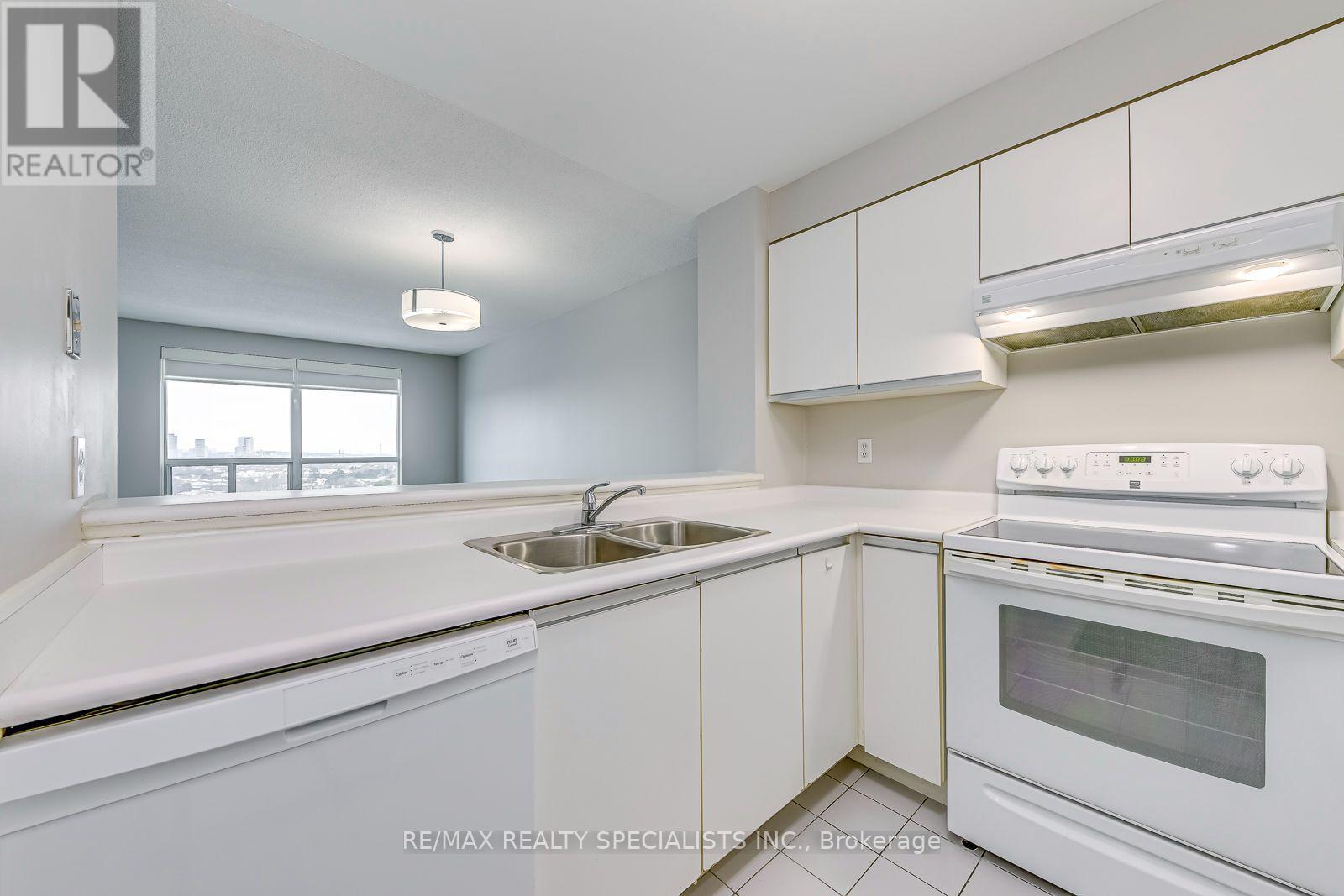 1605 - 2177 Burnhamthorpe Road W, Mississauga, Ontario  L5L 5P9 - Photo 12 - W13651518