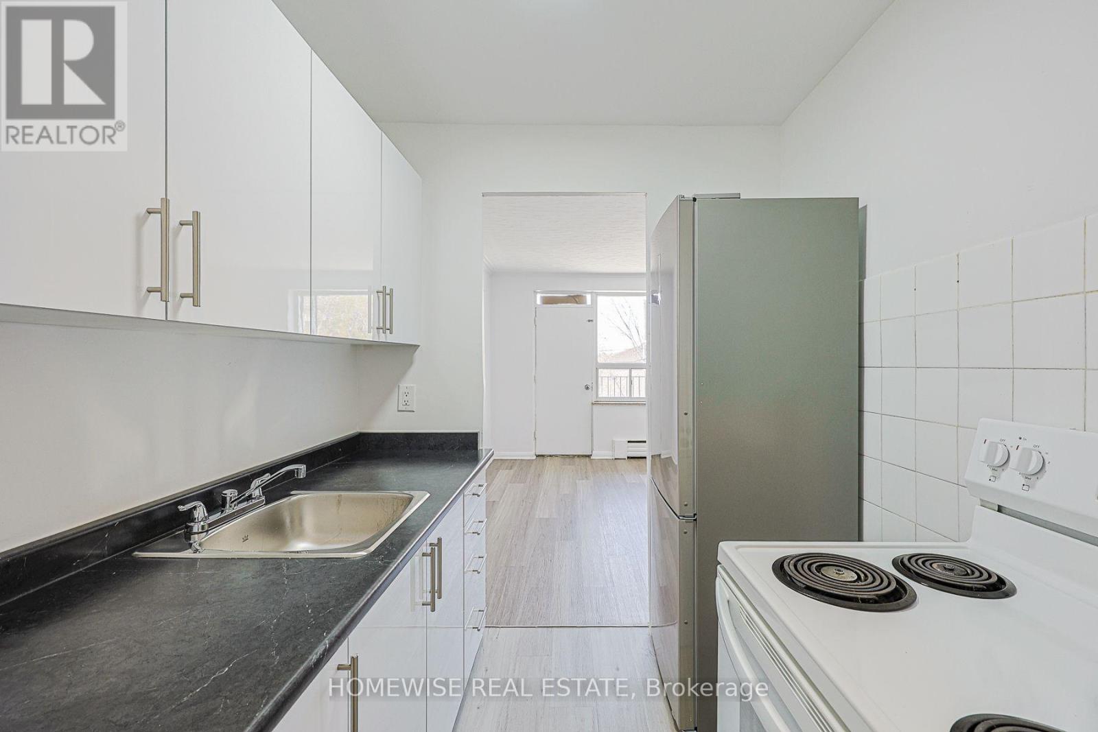 202 - 2204 Dufferin Street, Toronto, Ontario  M6E 3R8 - Photo 1 - W13651554