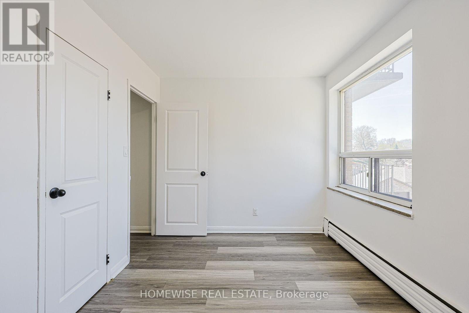 202 - 2204 Dufferin Street, Toronto, Ontario  M6E 3R8 - Photo 10 - W13651554