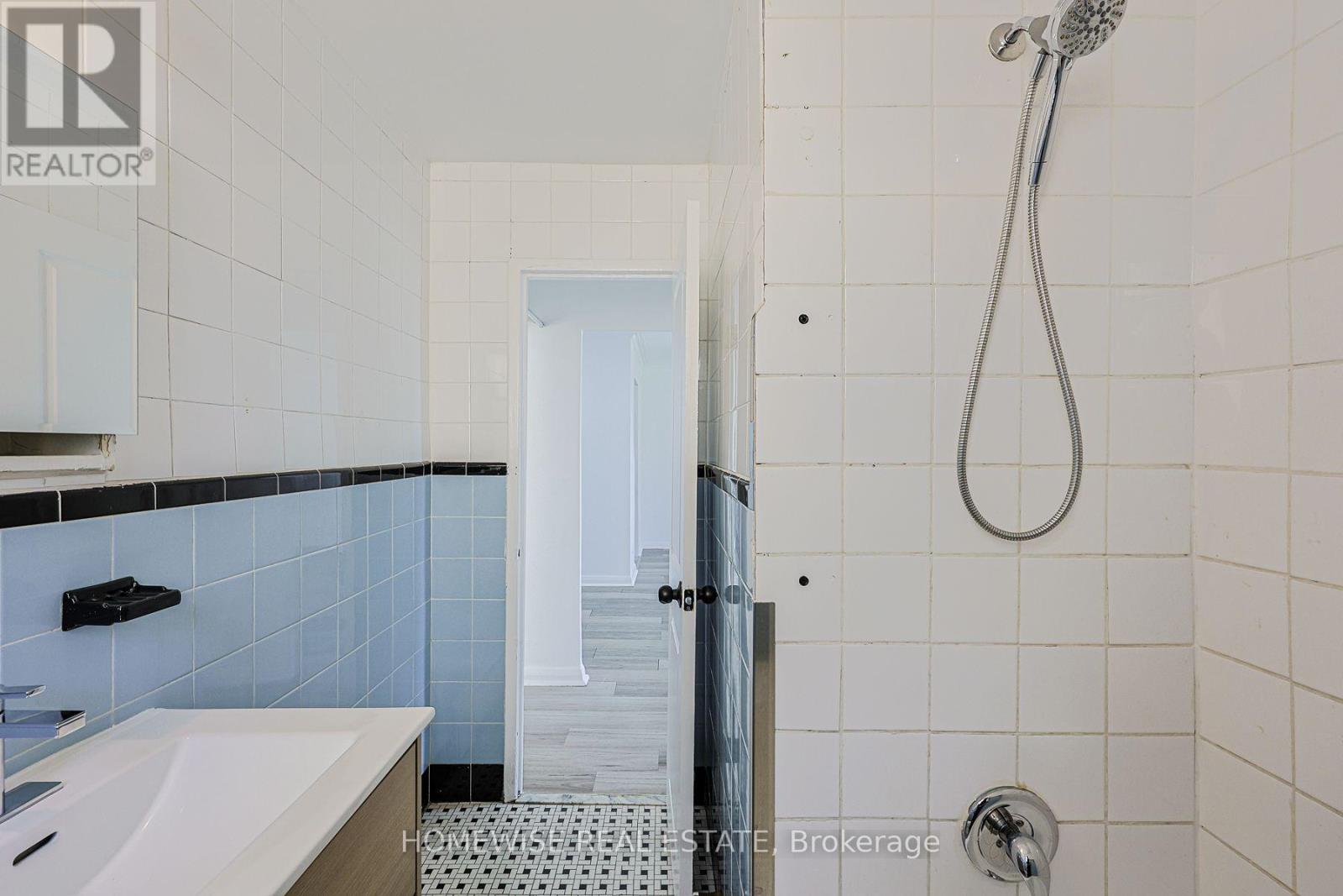 202 - 2204 Dufferin Street, Toronto, Ontario  M6E 3R8 - Photo 14 - W13651554