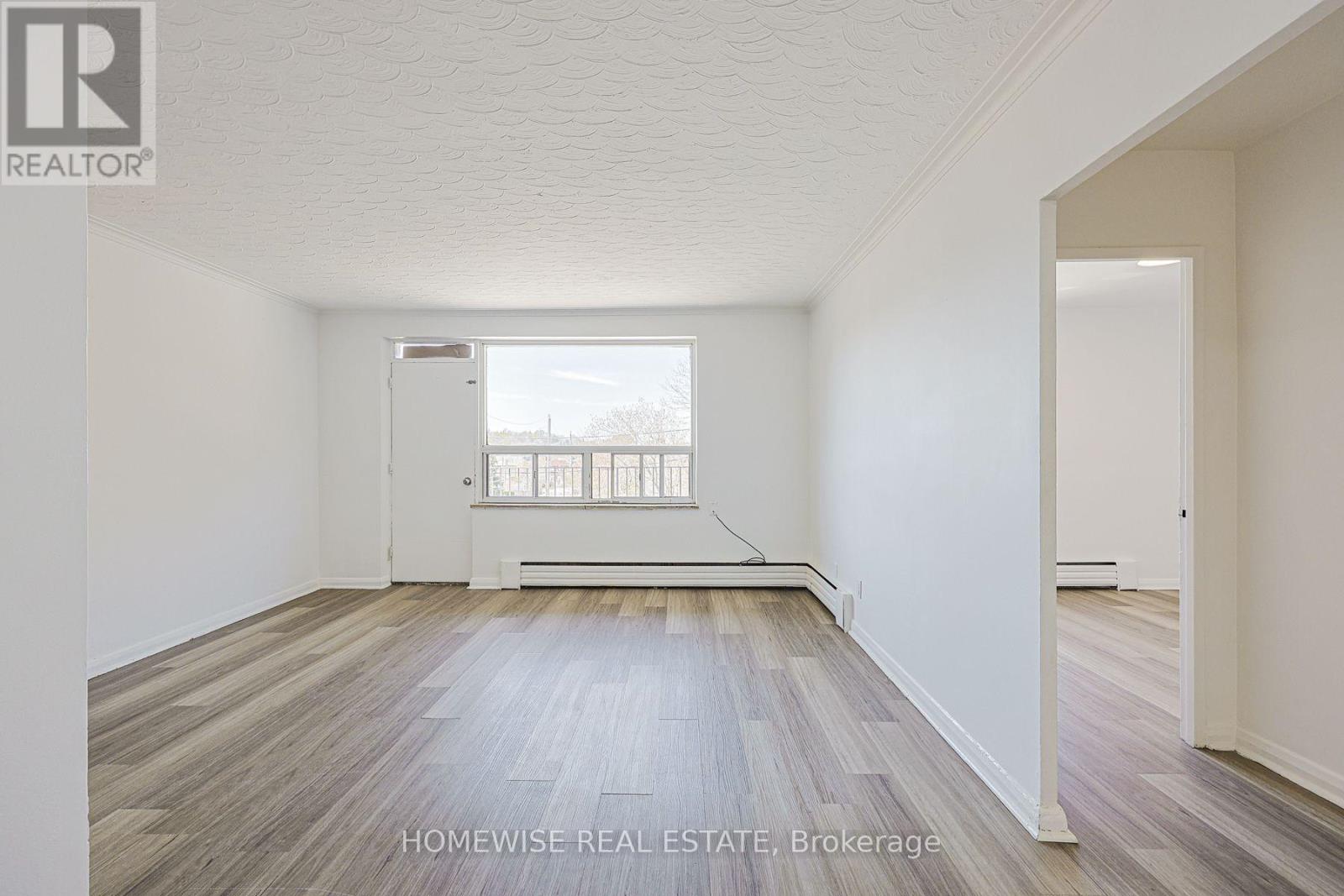 202 - 2204 Dufferin Street, Toronto, Ontario  M6E 3R8 - Photo 2 - W13651554