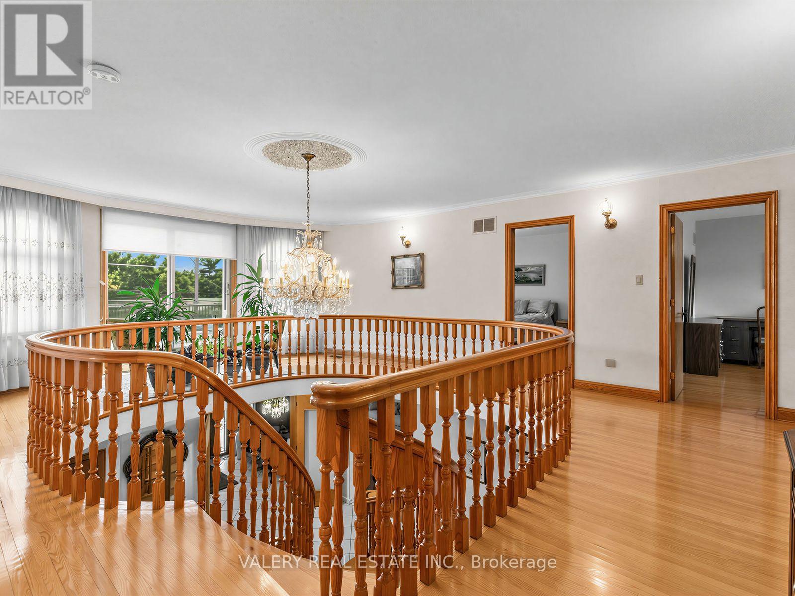 370 Maple Leaf Drive, Toronto, Ontario  M6L 1P6 - Photo 21 - W13651588
