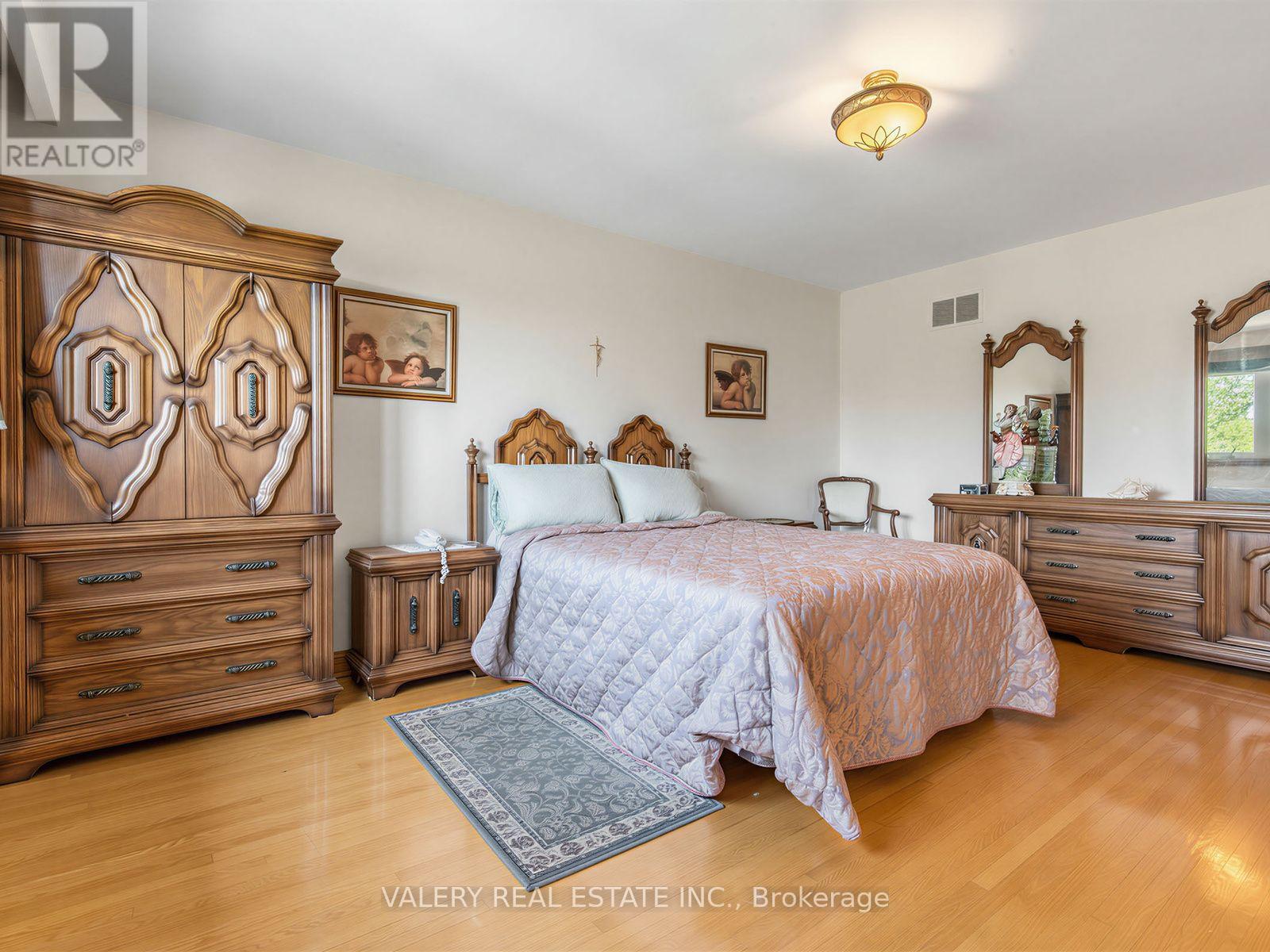 370 Maple Leaf Drive, Toronto, Ontario  M6L 1P6 - Photo 23 - W13651588