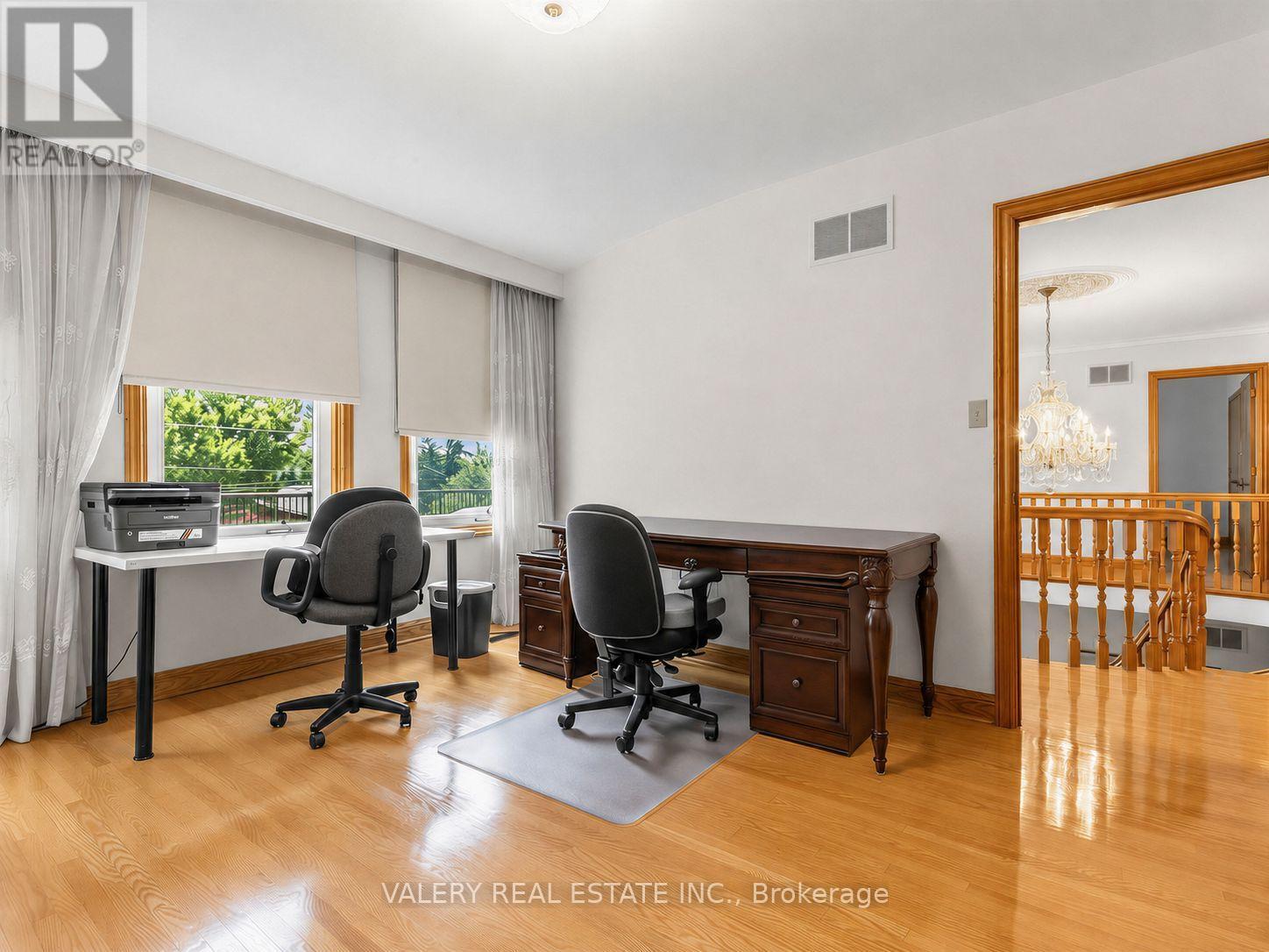 370 Maple Leaf Drive, Toronto, Ontario  M6L 1P6 - Photo 26 - W13651588