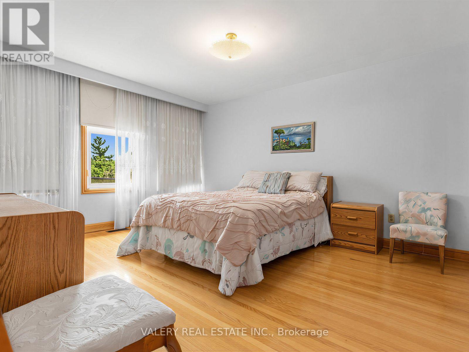 370 Maple Leaf Drive, Toronto, Ontario  M6L 1P6 - Photo 29 - W13651588