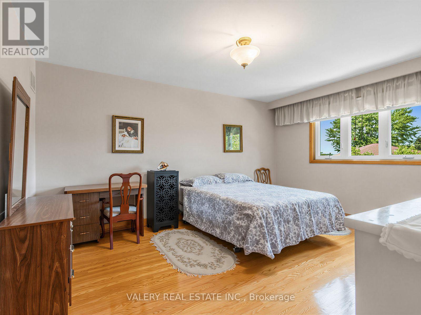 370 Maple Leaf Drive, Toronto, Ontario  M6L 1P6 - Photo 31 - W13651588