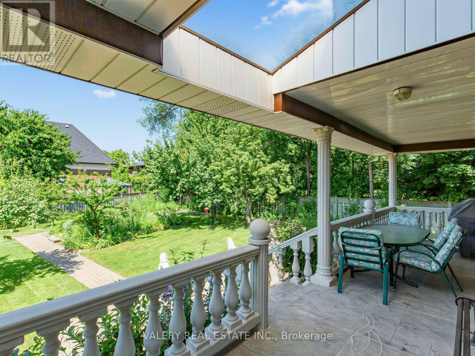 370 Maple Leaf Drive, Toronto, Ontario  M6L 1P6 - Photo 39 - W13651588