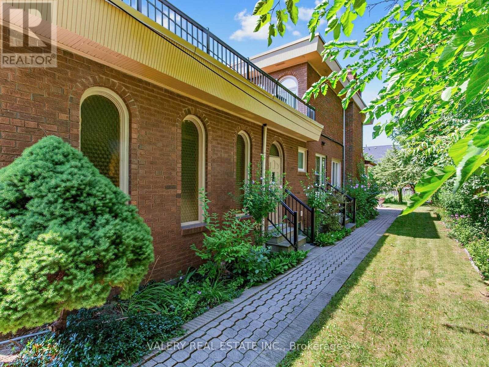 370 Maple Leaf Drive, Toronto, Ontario  M6L 1P6 - Photo 44 - W13651588