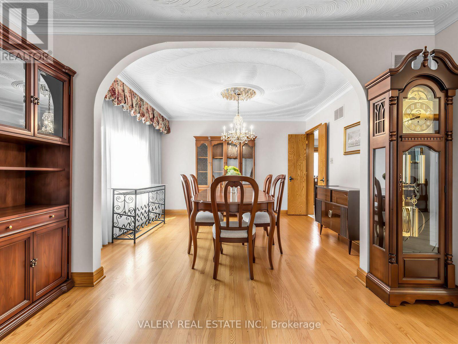 370 Maple Leaf Drive, Toronto, Ontario  M6L 1P6 - Photo 6 - W13651588