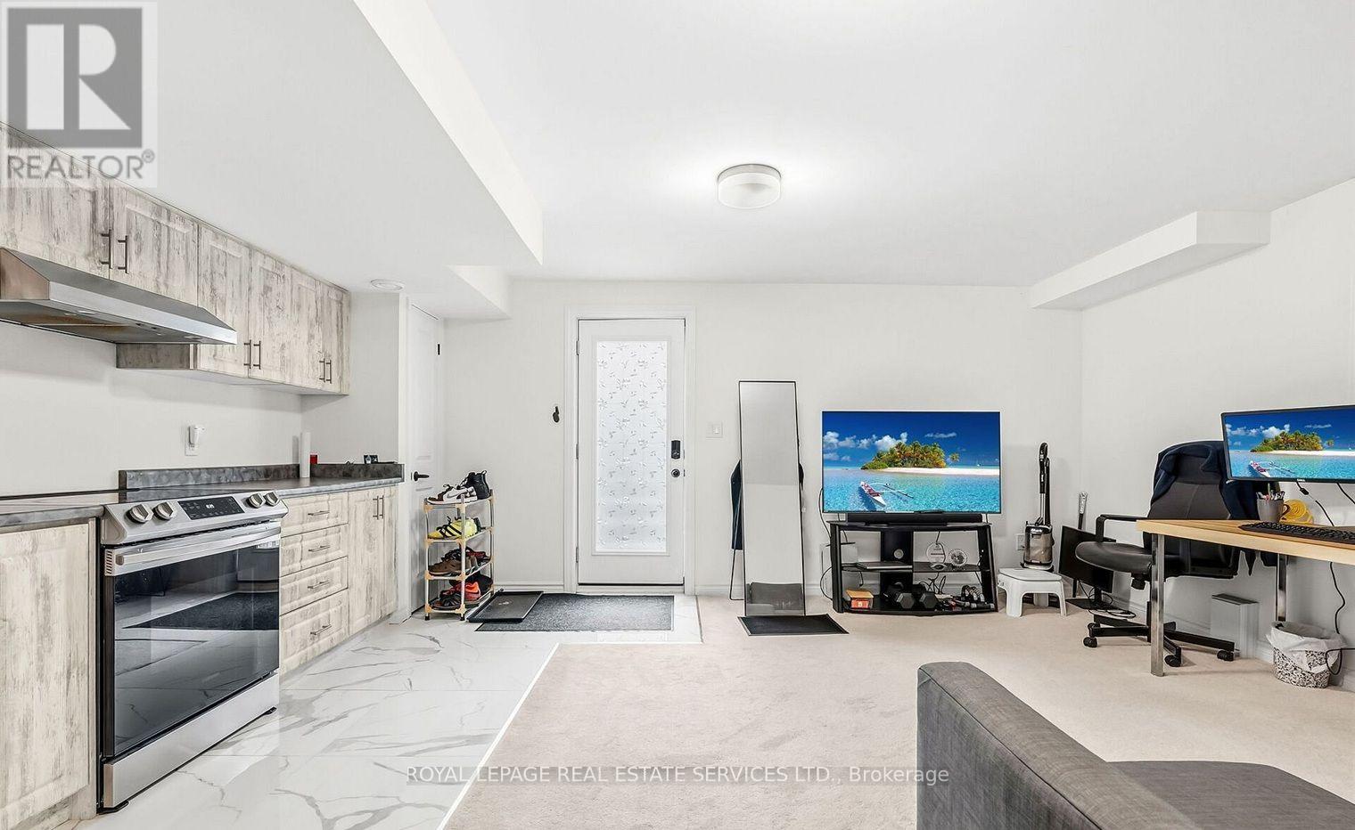 LOWER - 488 PARENT PLACE