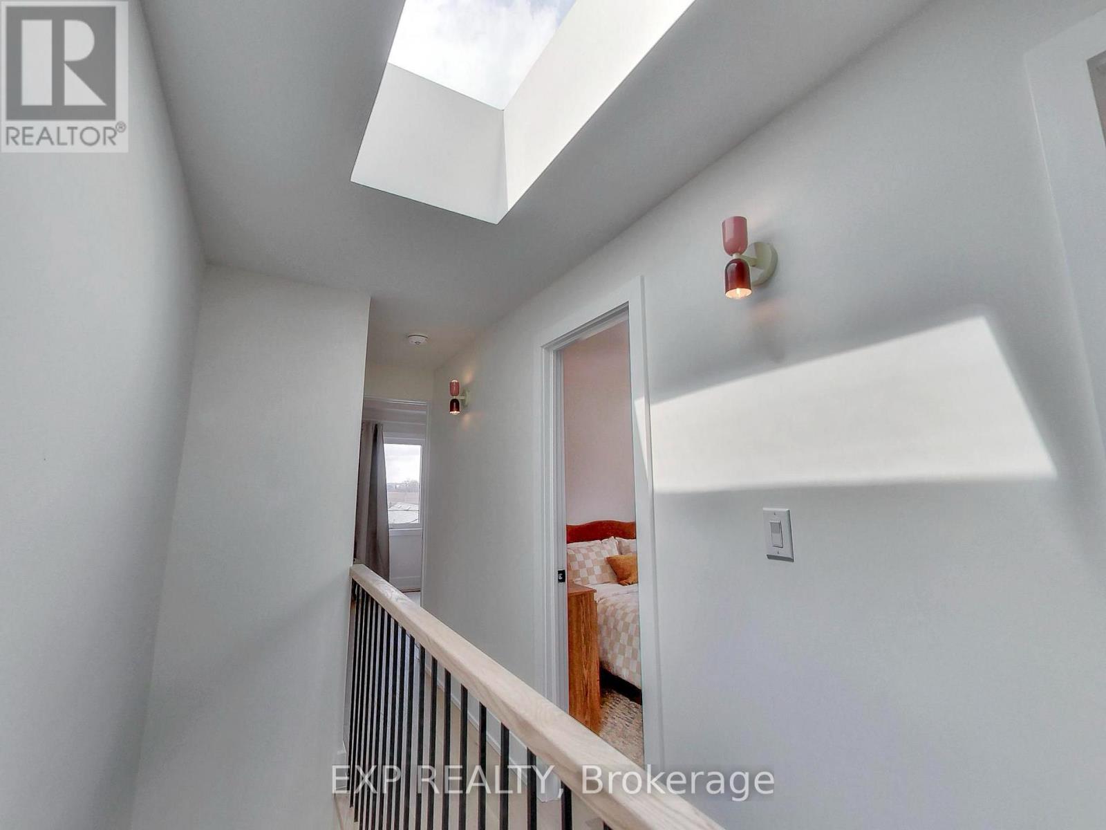 37 Gilbert Avenue, Toronto, Ontario  M6E 4W2 - Photo 12 - W13651800