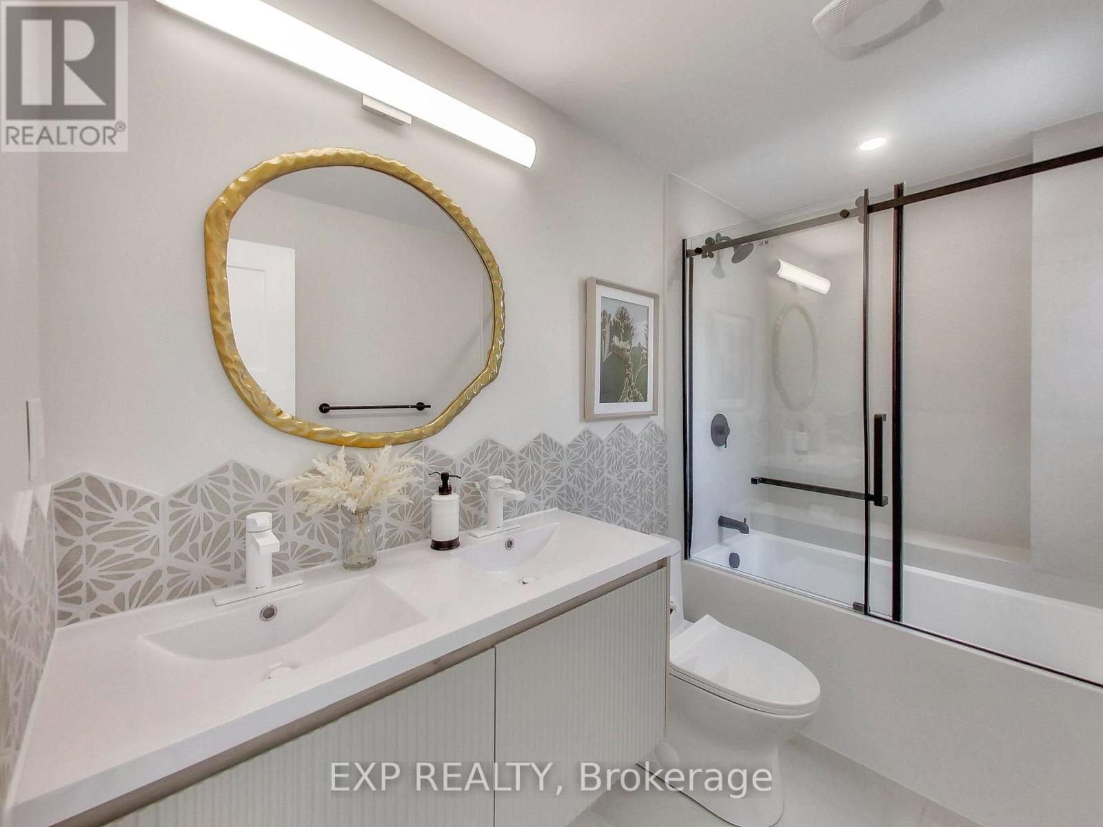 37 Gilbert Avenue, Toronto, Ontario  M6E 4W2 - Photo 19 - W13651800