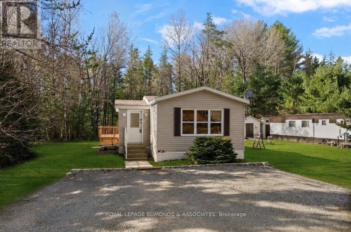 5 HUNTERS RUN LANE, Laurentian Hills, Ontario