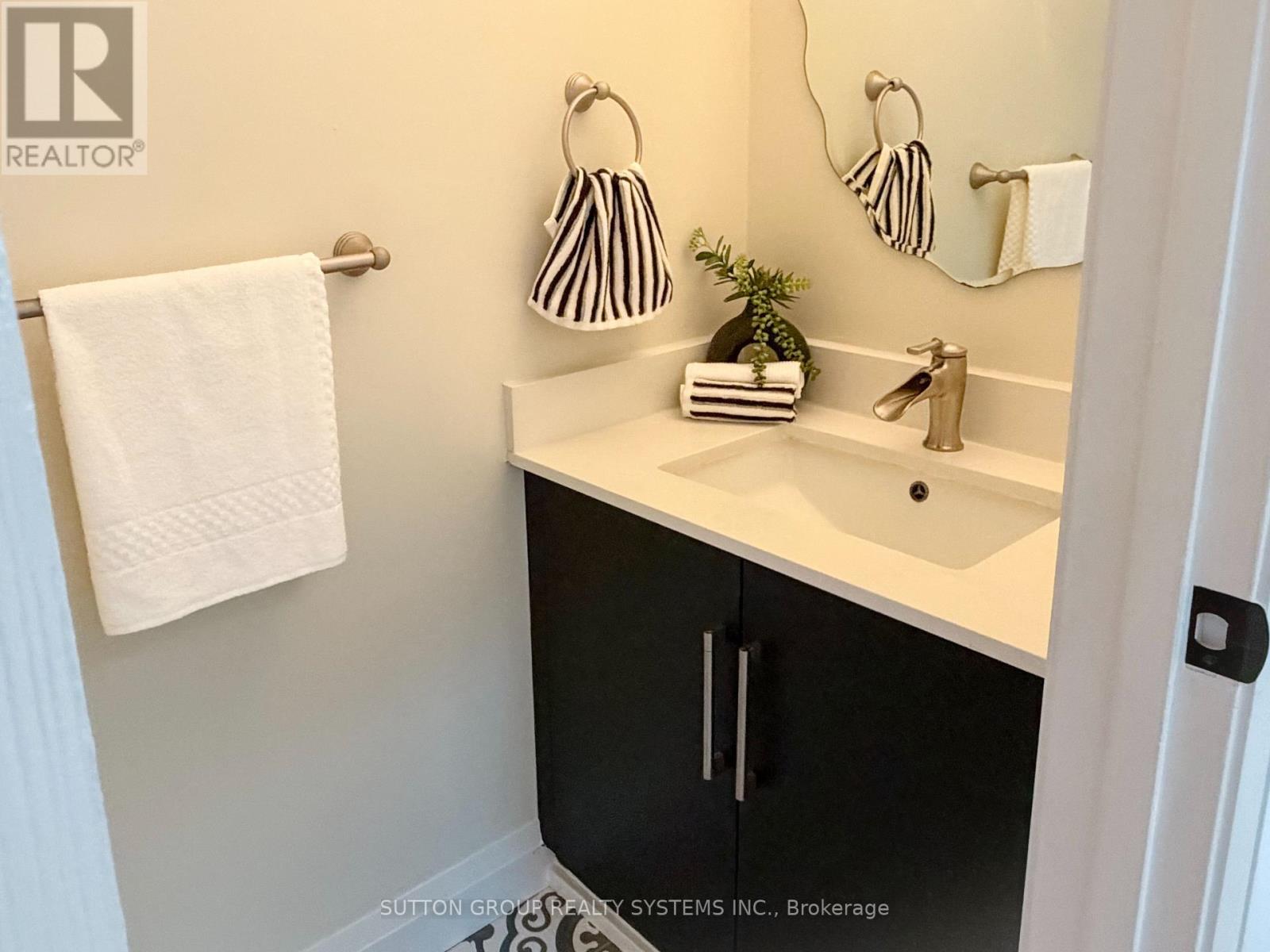 19 Parkway Place, Hamilton, Ontario  L9H 6K3 - Photo 11 - X13651488