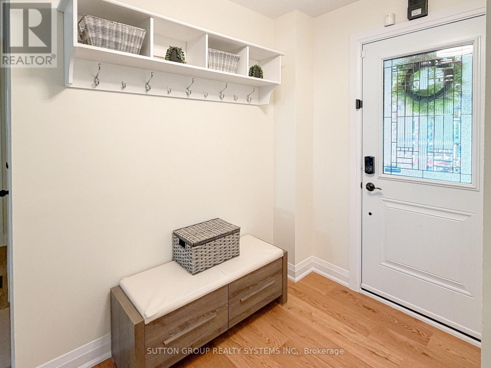 19 Parkway Place, Hamilton, Ontario  L9H 6K3 - Photo 3 - X13651488