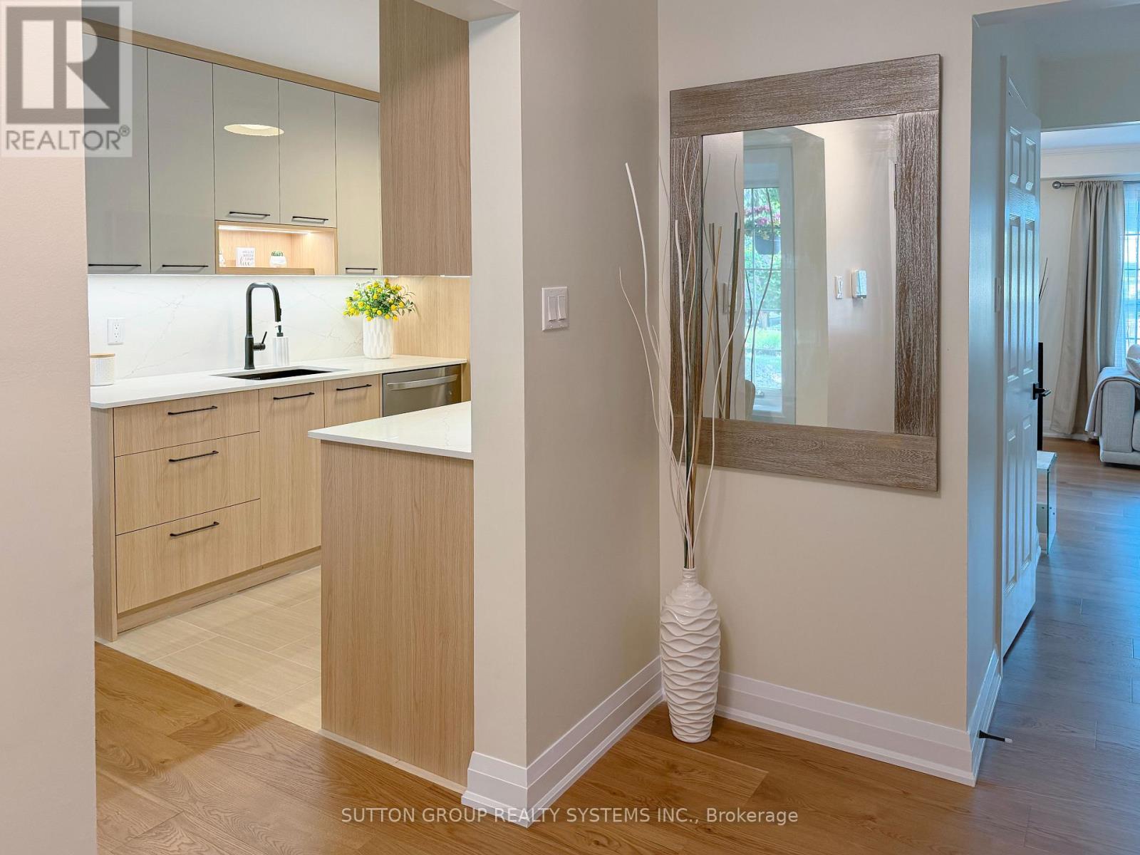 19 Parkway Place, Hamilton, Ontario  L9H 6K3 - Photo 6 - X13651488