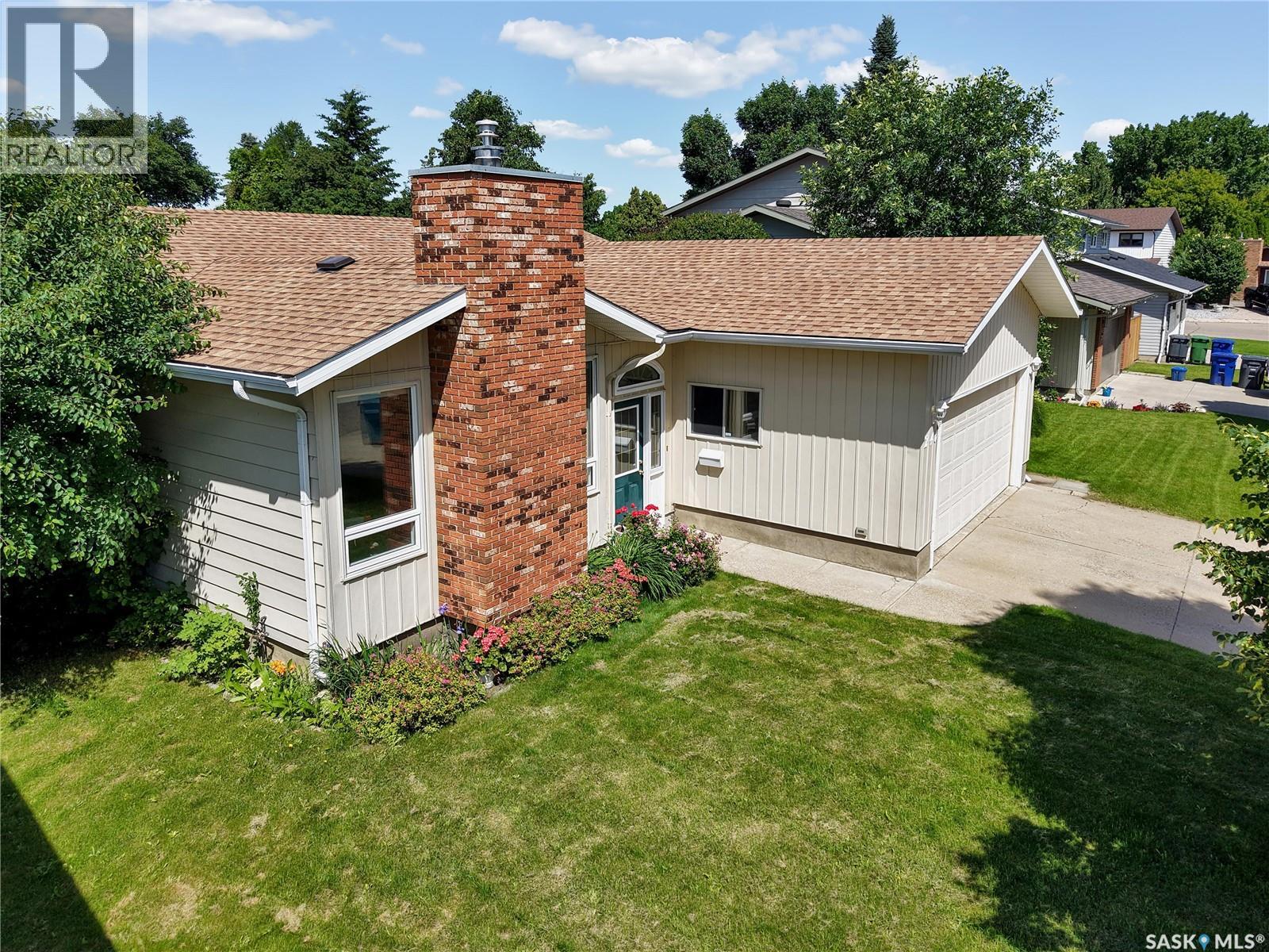 246 Perreault Crescent, Saskatoon, Saskatchewan  S7K 6B3 - Photo 2 - SK044456