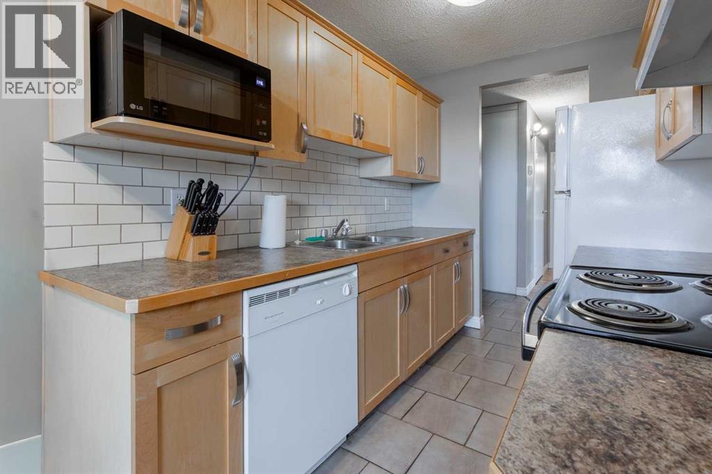 418, 5 Berkeley Place W, Lethbridge, Alberta  T1K 5N1 - Photo 11 - A2334958