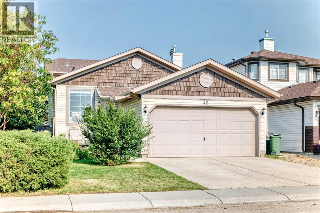 32 CIMARRON MEADOWS Way, Okotoks, Alberta