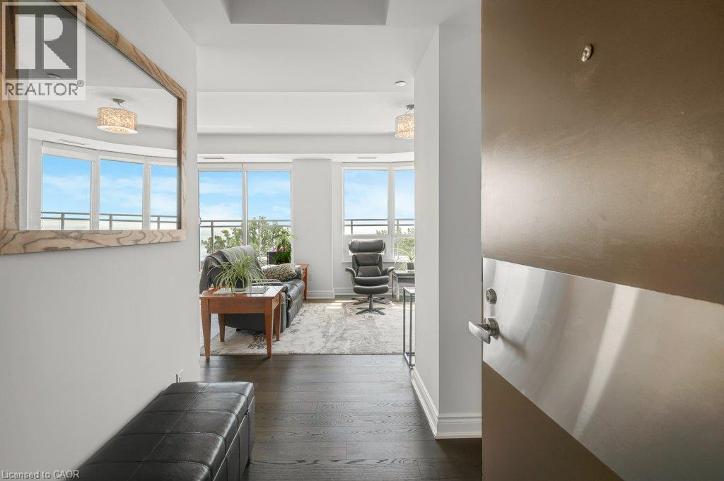 3500 Lakeshore Road W Unit# B814, Oakville, Ontario  L6L 0B4 - Photo 3 - 40854099