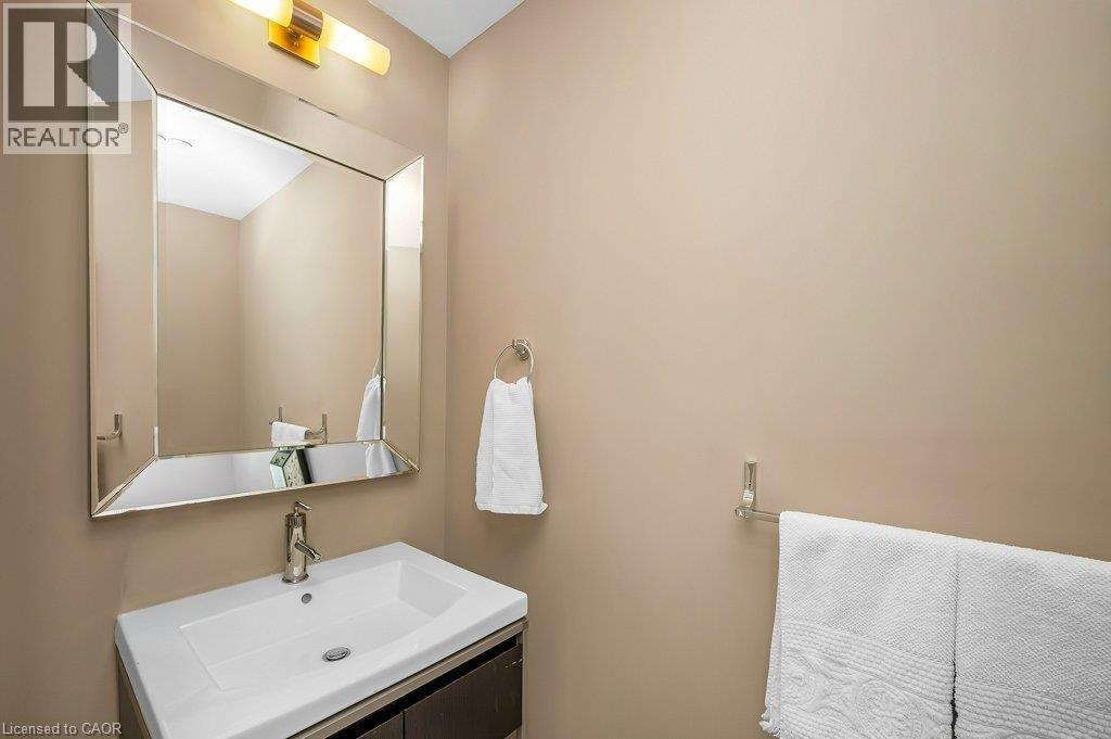 3500 Lakeshore Road W Unit# B814, Oakville, Ontario  L6L 0B4 - Photo 24 - 40854099
