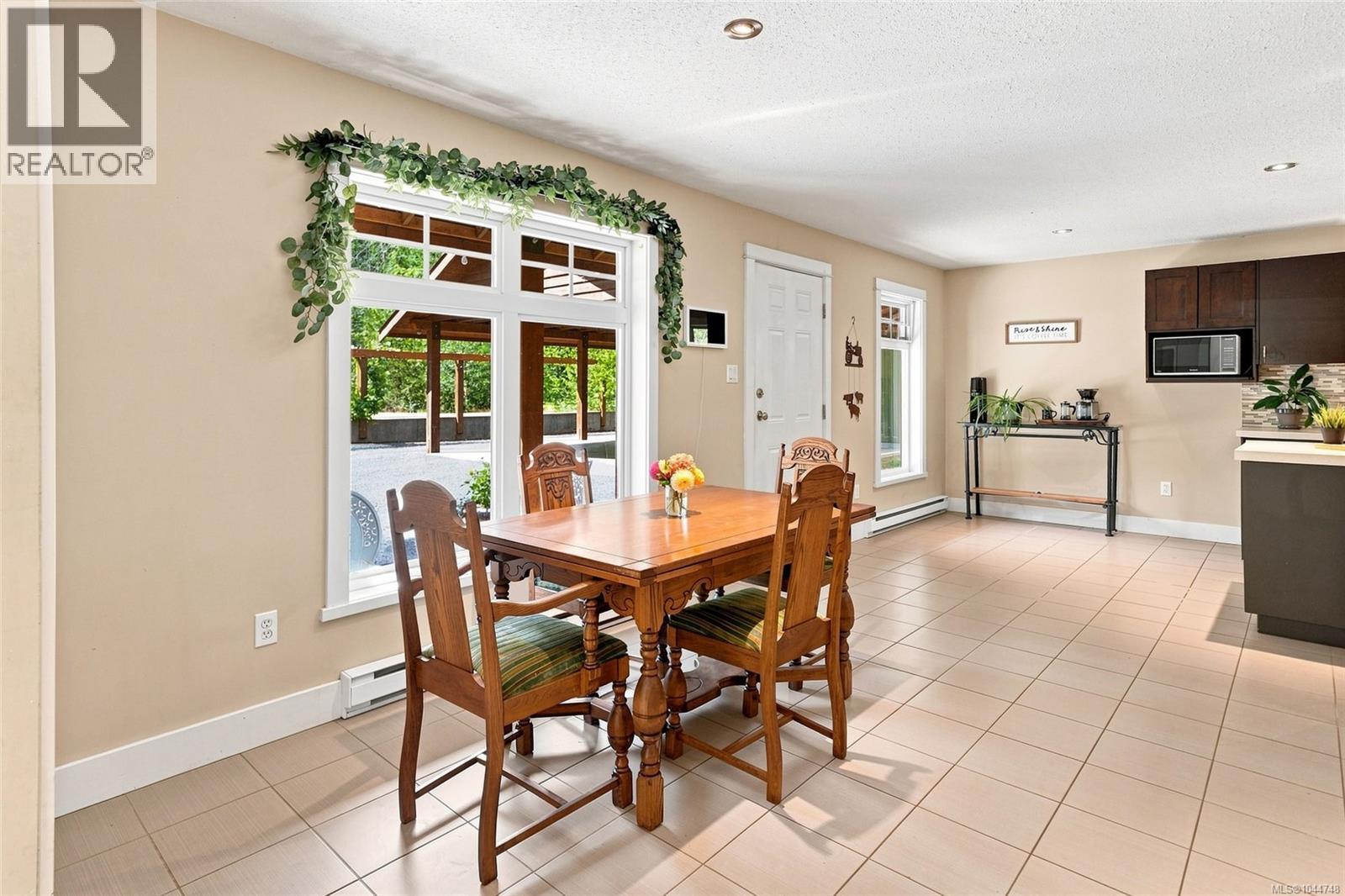 1704 Matterson Rd, Errington, British Columbia  V0R 1V0 - Photo 4 - 1044748