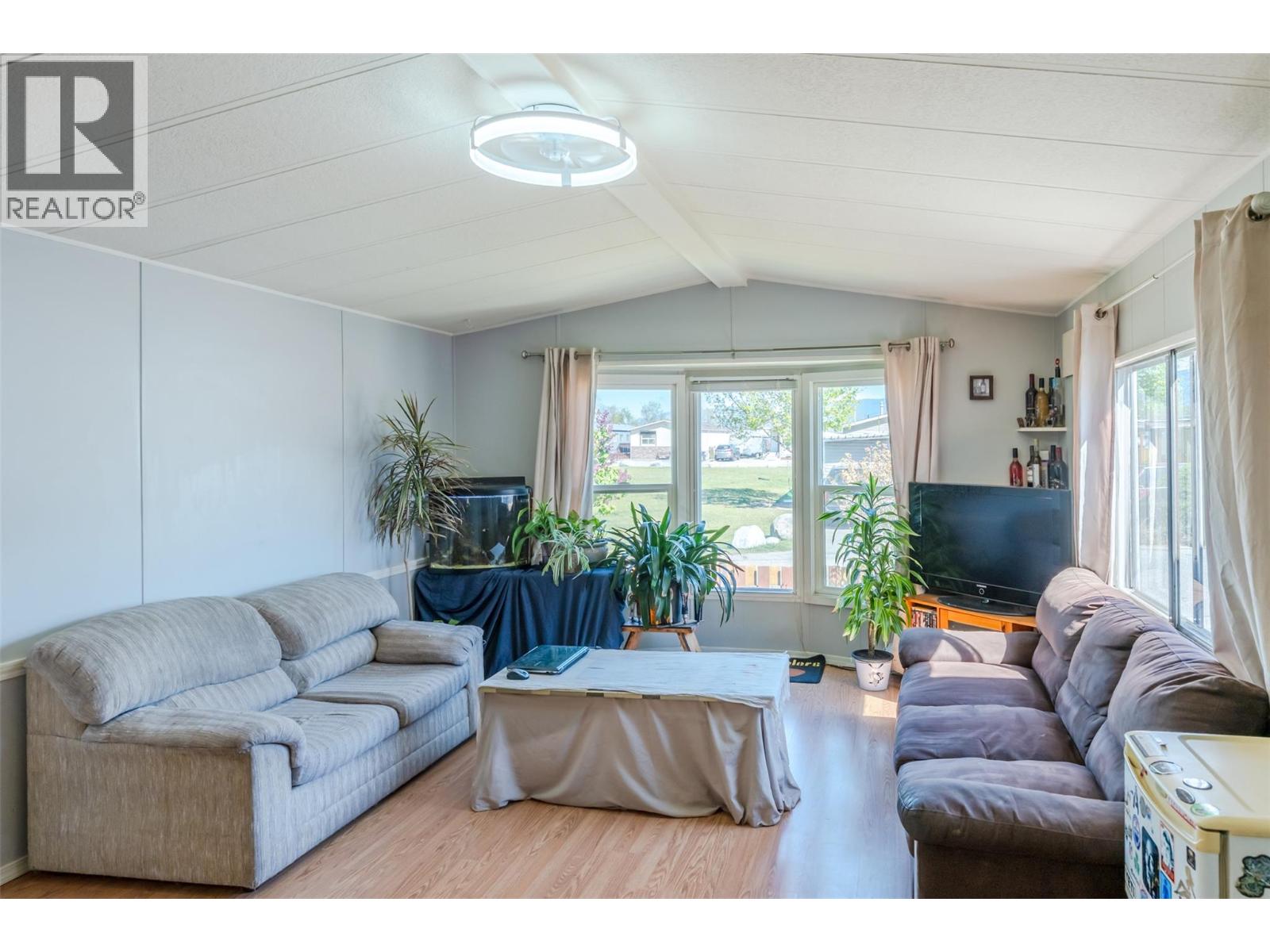 3999 Skaha Lake Road Unit# 27, Penticton, British Columbia  V2A 6J7 - Photo 3 - 10397188