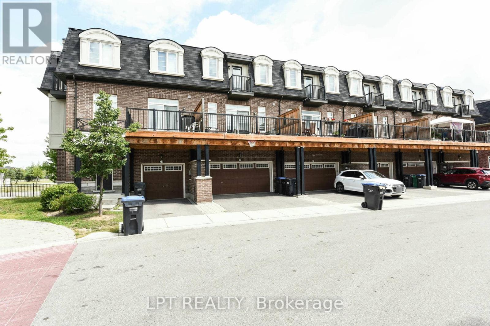 17 Gilford Street, Brampton, Ontario  L6X 0E4 - Photo 2 - W13647706
