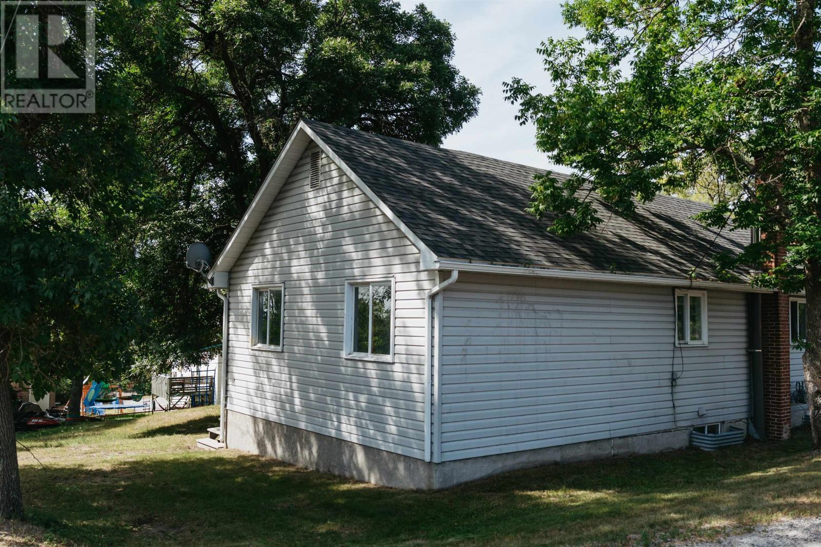210 Mellick Ave, Kenora, Ontario  P9N 3C7 - Photo 2 - TB2602247