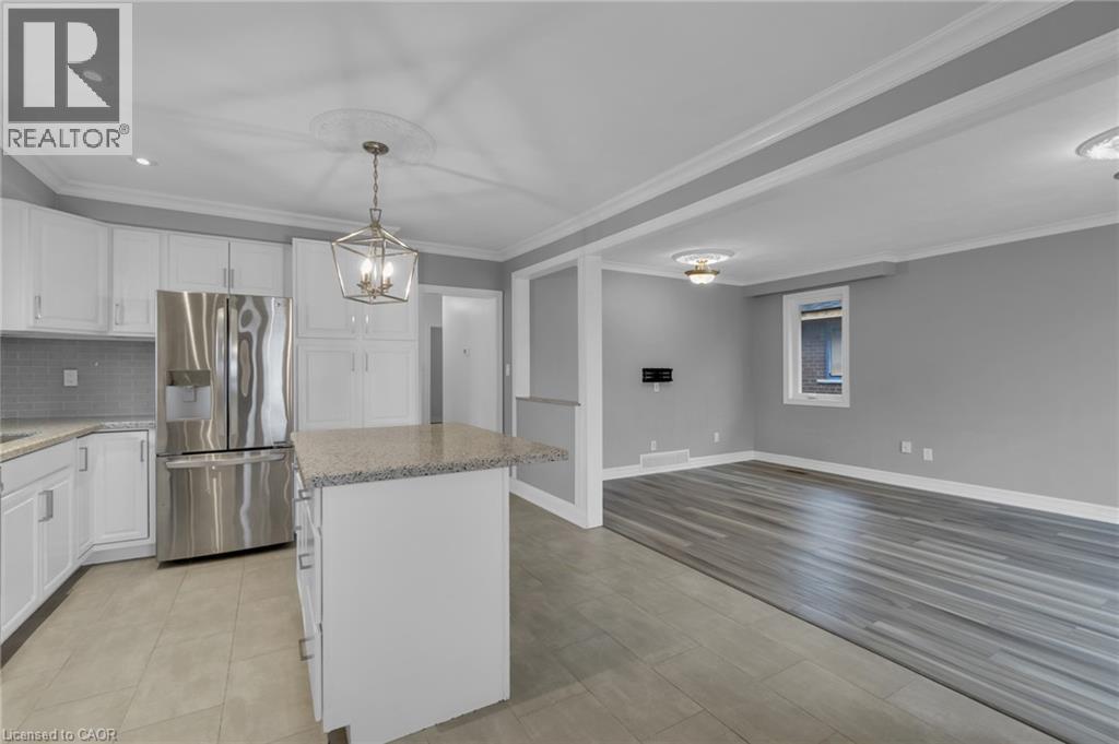 197 Troy Street, Mississauga, Ontario  L5G 1S9 - Photo 6 - 40846347