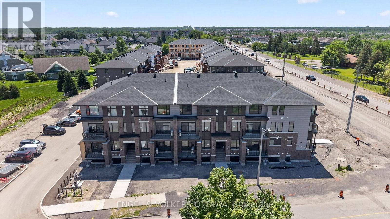 138 STARDUST PRIVATE, Ottawa, Ontario
