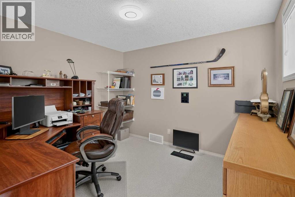 35 Tusslewood View NW, Calgary, Alberta  T3L 2Y3 - Photo 36 - A2333365
