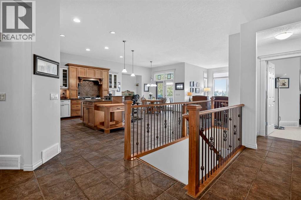 35 Tusslewood View NW, Calgary, Alberta  T3L 2Y3 - Photo 8 - A2333365