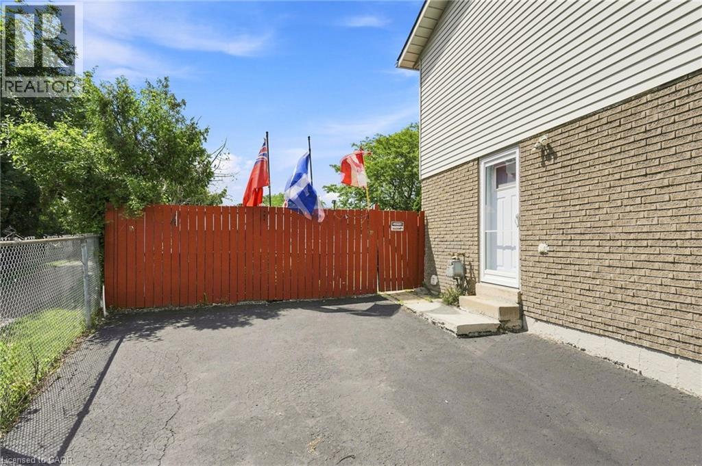 31 Belleau Street, Hamilton, Ontario  L8J 1N1 - Photo 41 - 40854074
