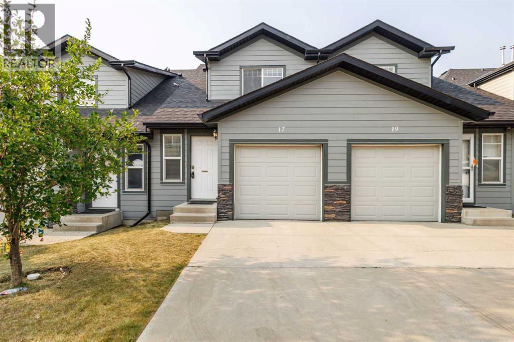 17 Panatella Villas NW, Calgary, Alberta  T3K 0G7 - Photo 1 - A2335375