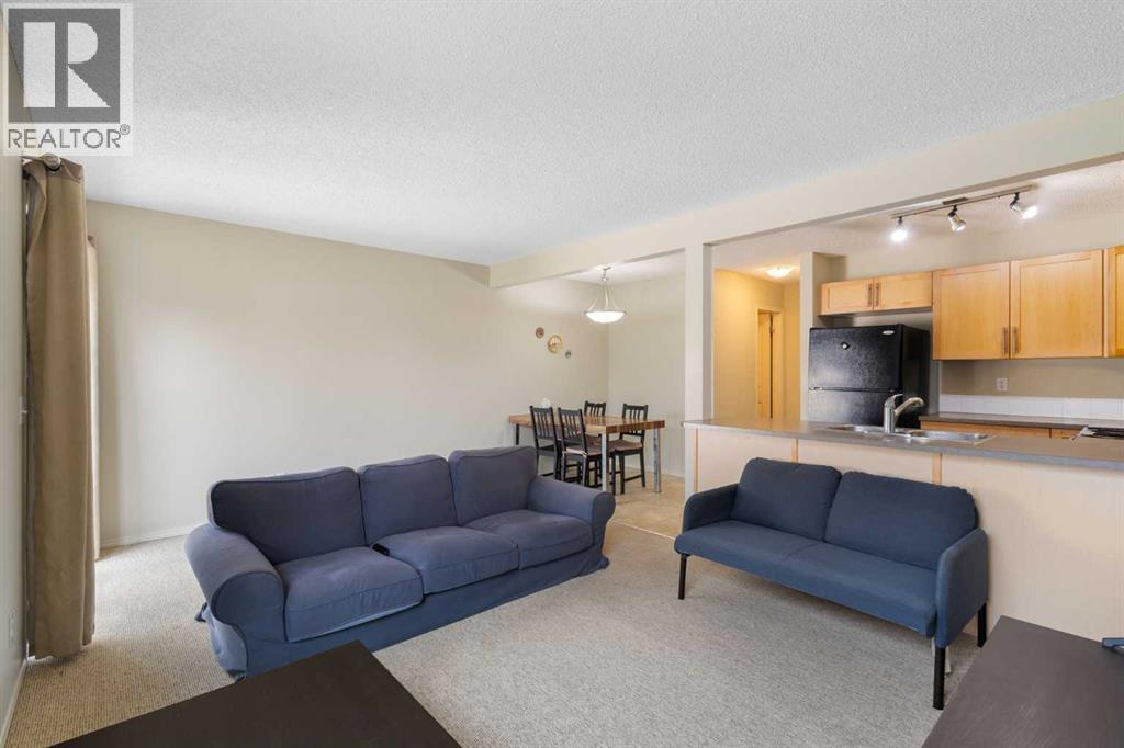 17 Panatella Villas NW, Calgary, Alberta  T3K 0G7 - Photo 7 - A2335375