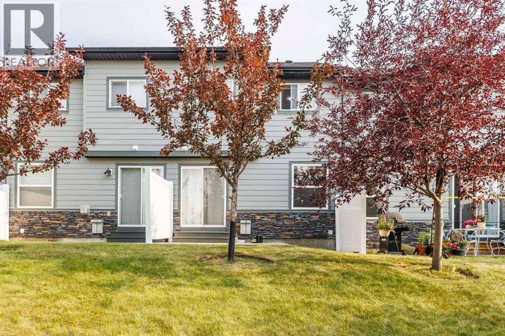 17 Panatella Villas NW, Calgary, Alberta  T3K 0G7 - Photo 29 - A2335375