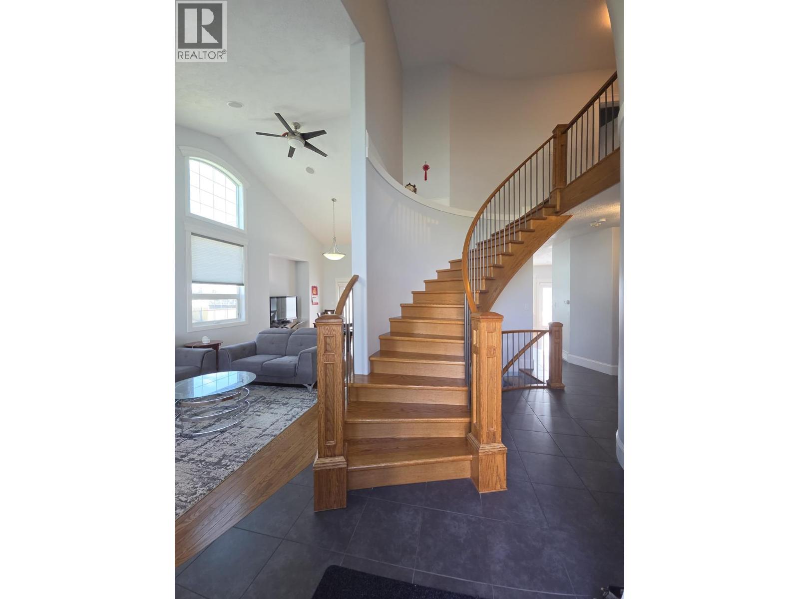 901 89 Avenue, Dawson Creek, British Columbia  V1G 0A8 - Photo 2 - 10397014