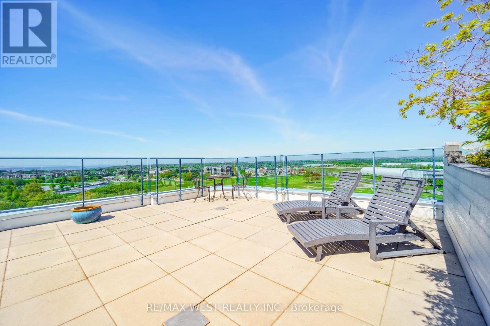 216 - 340 Watson Street W, Whitby, Ontario  L1N 9G1 - Photo 12 - E13205434