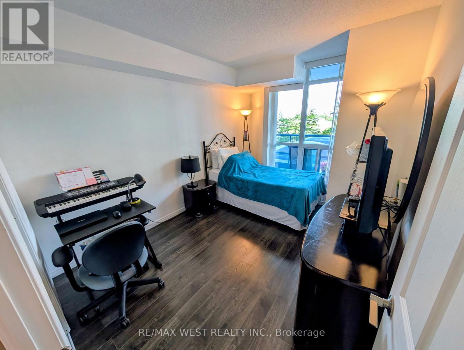 216 - 340 Watson Street W, Whitby, Ontario  L1N 9G1 - Photo 5 - E13205434