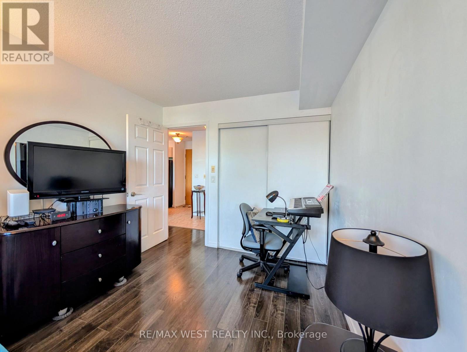 216 - 340 Watson Street W, Whitby, Ontario  L1N 9G1 - Photo 6 - E13205434